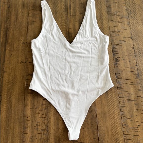 Babaton White bodysuits - Picture 3 of 9